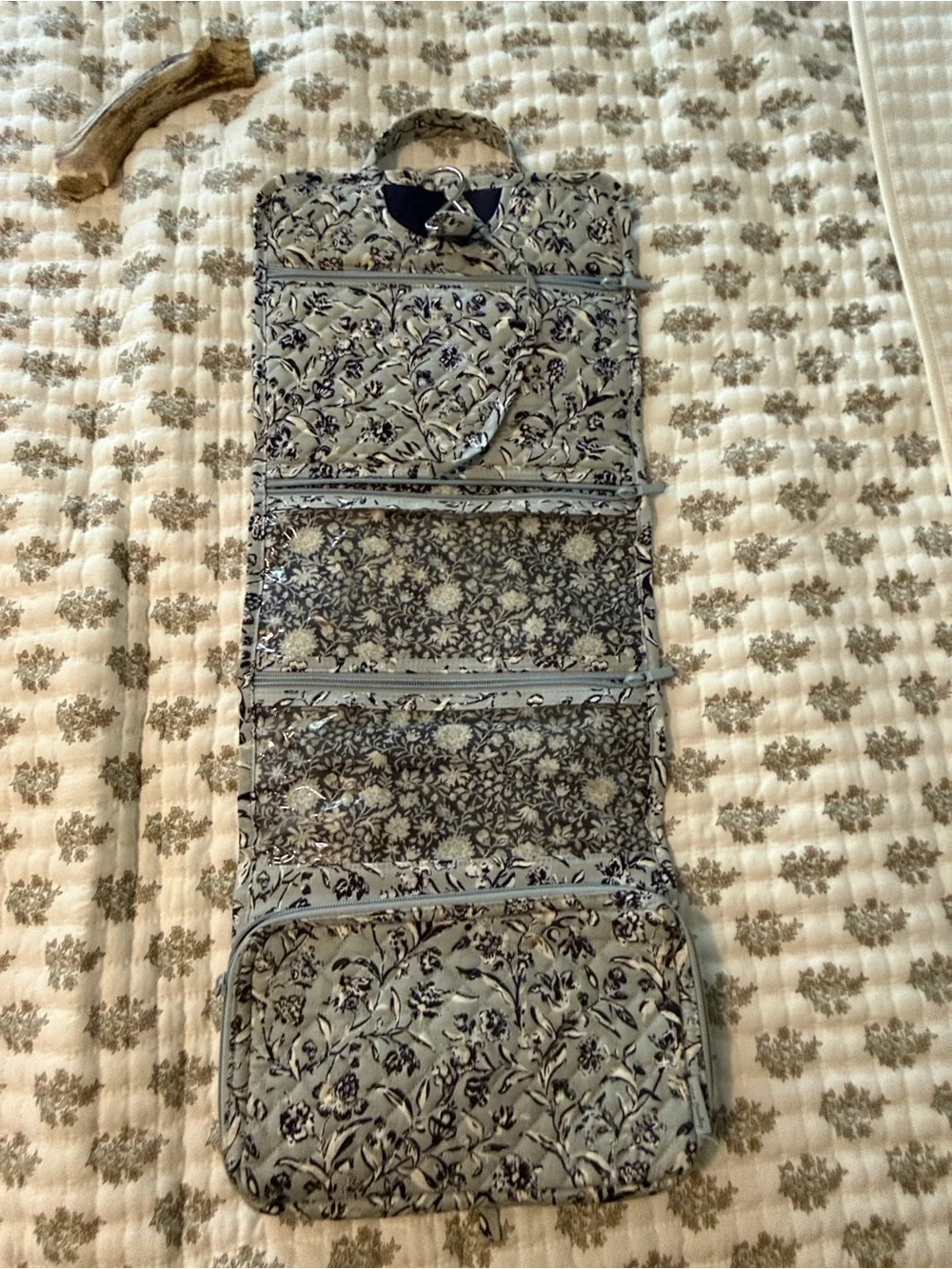 Vera Bradley Floral Quilted Hanging Organizer Skirt Bag - Gray